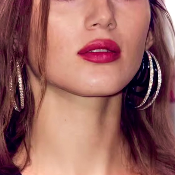 💜10/$25💜NEW Large Silver Rhinestone Hoop Earrings - Picture 6 of 7